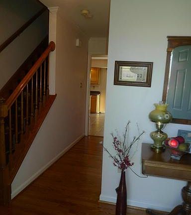 4th image of 215 Deer Run Dr