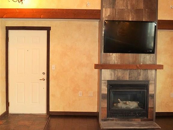 3rd image of 3305 Columbine Dr