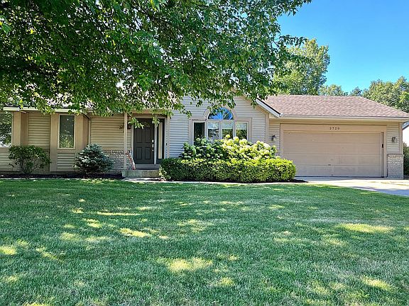 2nd image of 2720 Winesap Dr NE