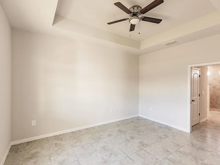 4243 NE 17th Ave — Photo 9