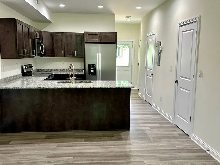 208 Fairway Ln #3 — Photo 3