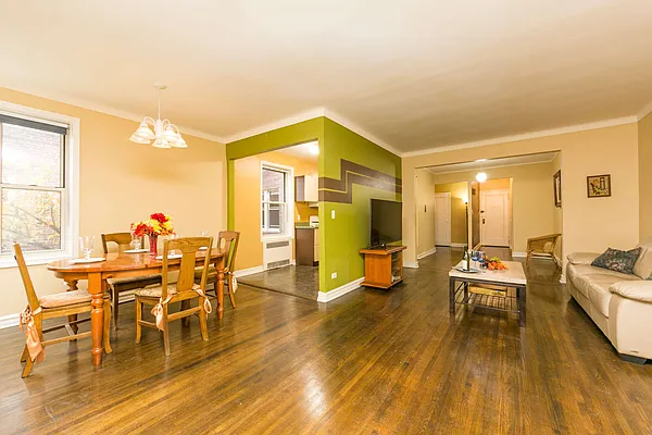 Sold by REMAX Elite | media 10