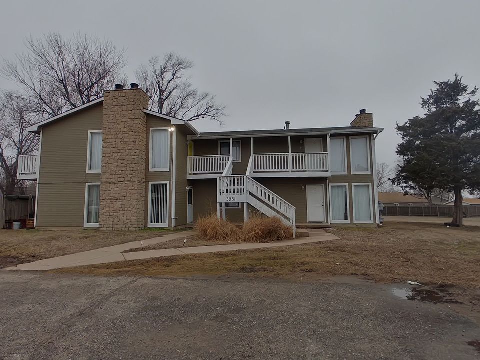 1st image of 3951 N Garland Cir APT 4