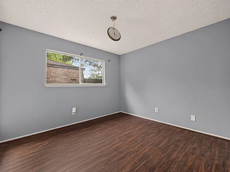 10318 Buffalo Bend Dr — Photo 16