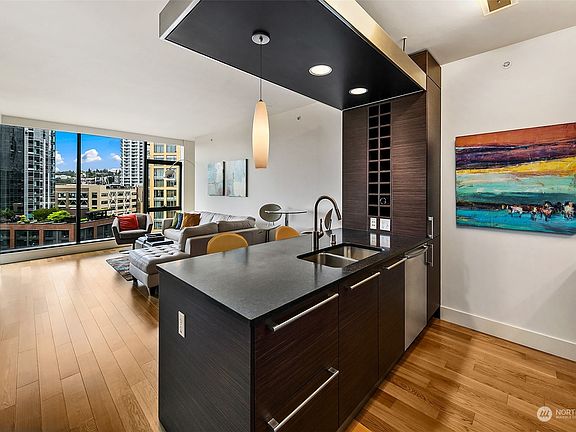 5th image of 820 Blanchard Street #1003
