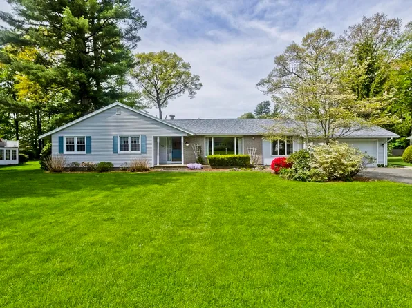 45 Woodcliff Dr, Westfield, MA 01085