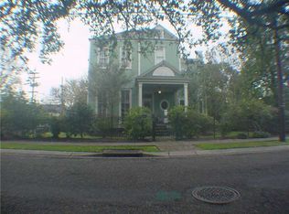 1104 Constantinople St, New Orleans, LA 70115