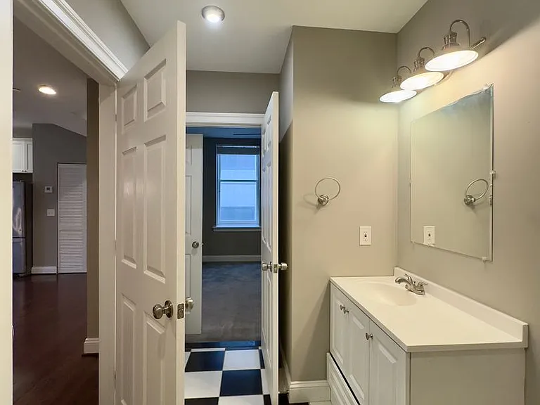 Apartment Units with In-Unit Laundry in Downtown Baltimore, MD! — Photo 25