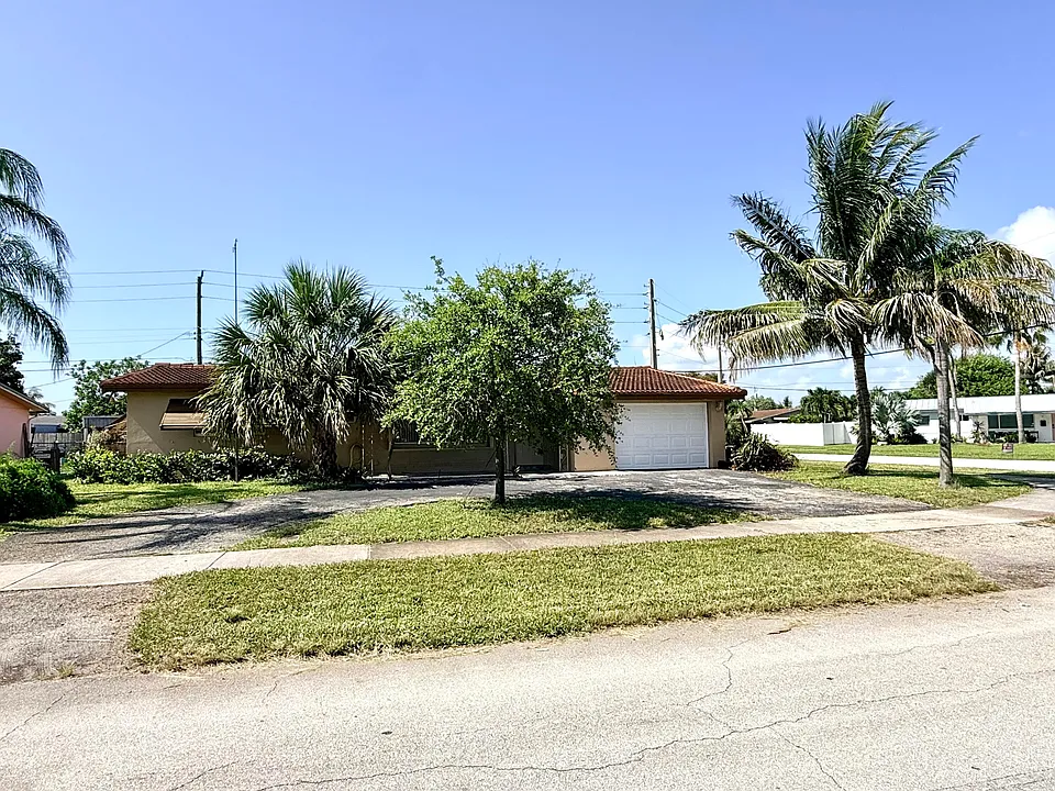 118 SE 10th Ct