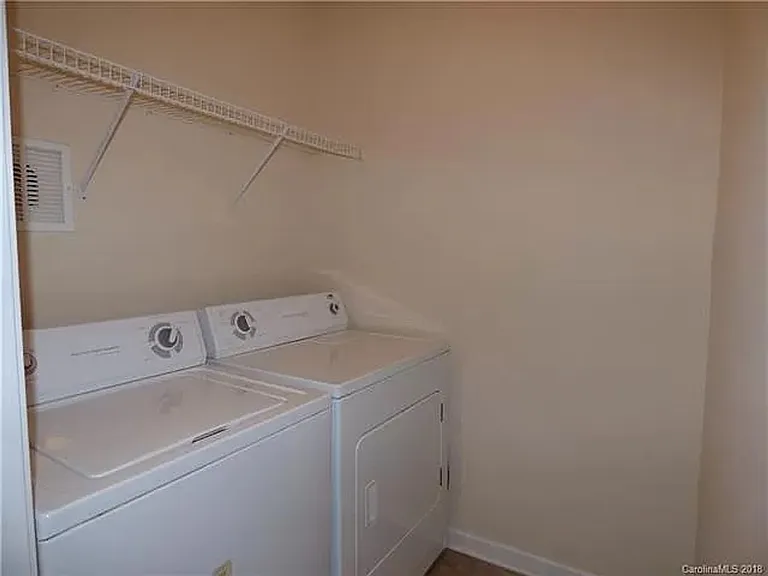 11040 Derryrush Dr — Photo 6