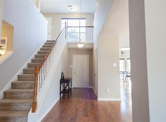 3rd image of 4419 Buena Vista Ln