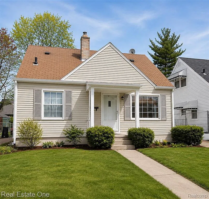 3 bed, 1.5 bath, 1250 sqft, $2,300 — Photo 1