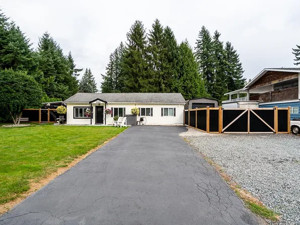 3742 204th St, Langley, BC V3A 1X4