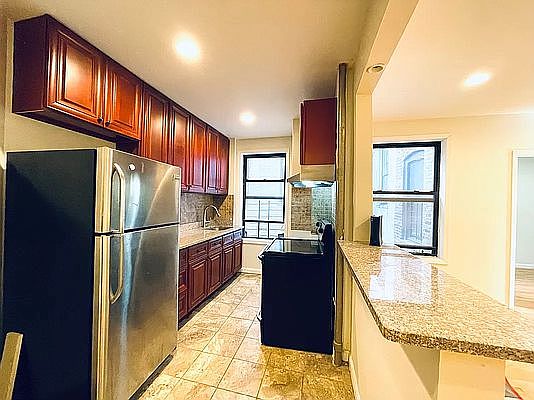 4th image of 501 W 135th St #10B