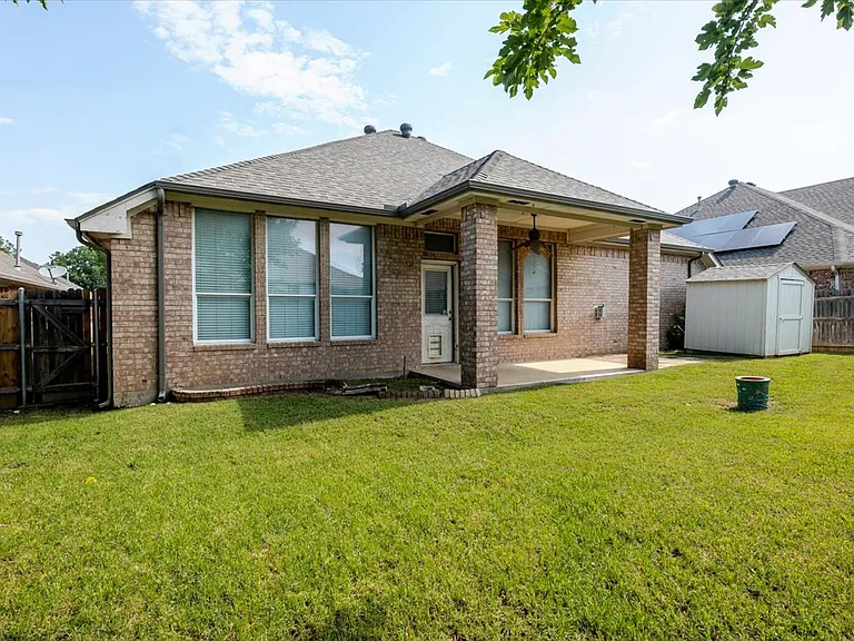 2720 Alpena Dr — Photo 20
