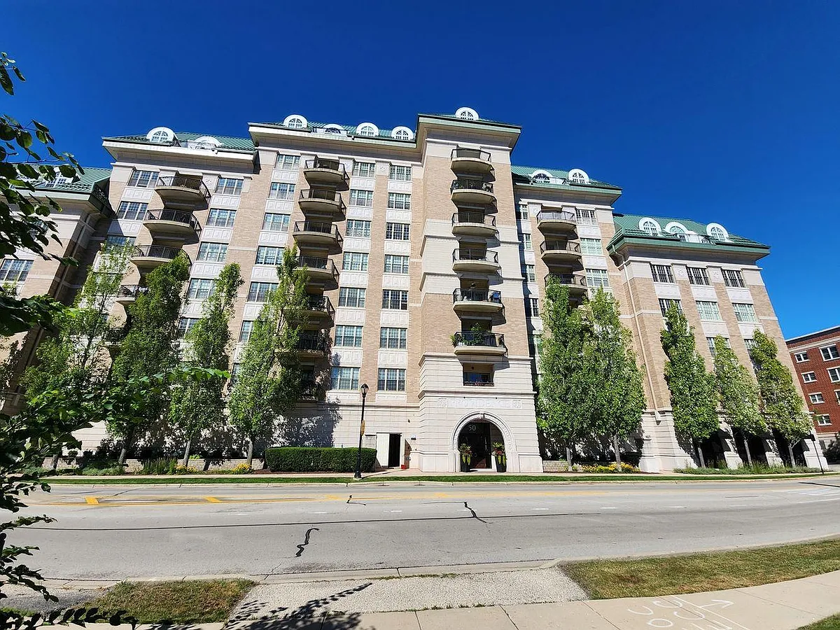 Building Photo - 50 N Plum Grove Rd #310E
