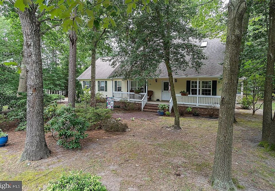 1st image of 113 Glade Cir W