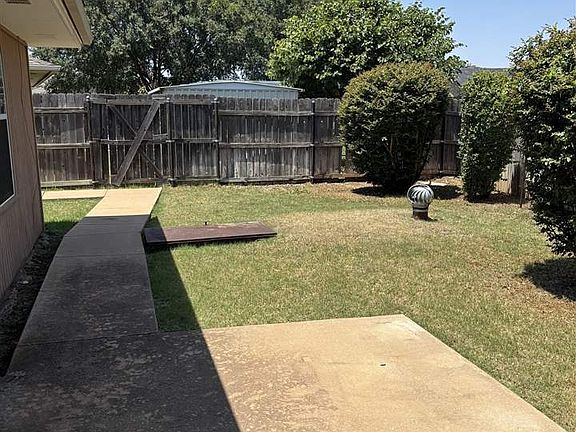 4th image of 7207 NW Willow Creek Dr