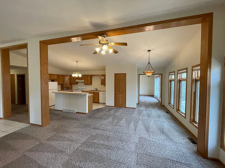 1709 Mulligan Pl — Photo 2