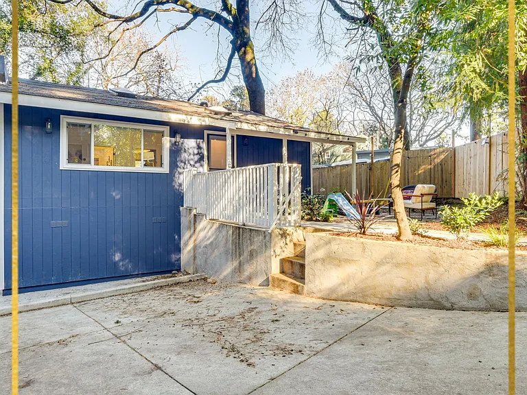 18115 La Verne Dr — Photo 3