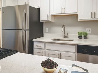 766 N Howard St #3-529M202, Alexandria, VA 22304