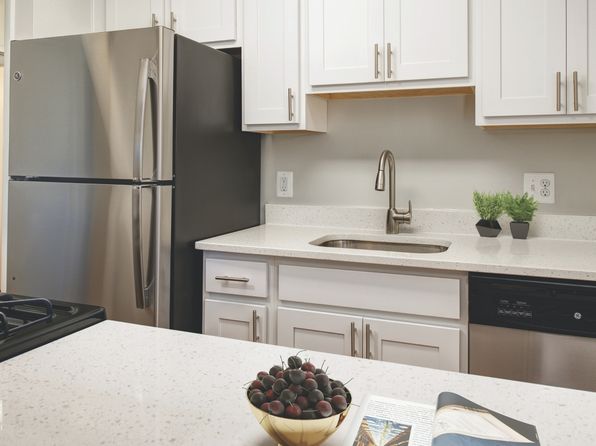 766 N Howard St #1-218H104