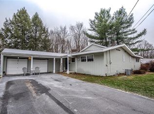 7 Robin Rd, Utica, NY 13501