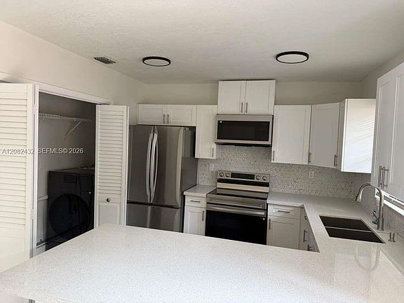5th image of 710 SW 114th Ave APT C3