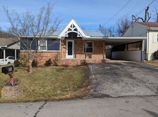 209 Harkleroad Ln, Bristol, TN 37620