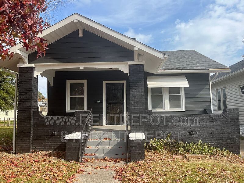 1st image of 1612 S Grand Ave