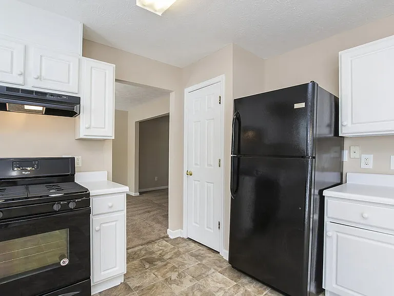 1240 Chris Lake Dr — Photo 6