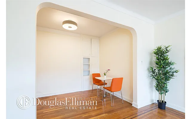 Sold by Douglas Elliman | media 15