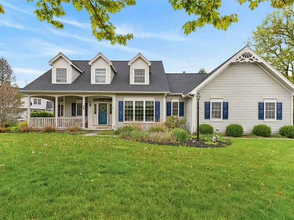 28 Brigham Cir, Honeoye Falls, NY 14472