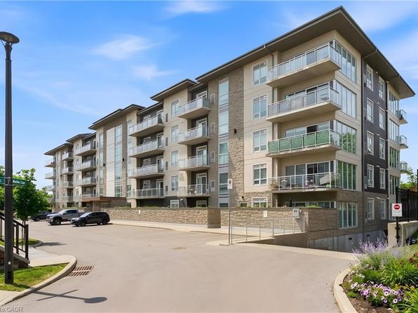 16 Markle Cres #413, Hamilton, ON L9G 0H4