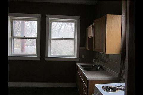 5th image of 824 N 9th St