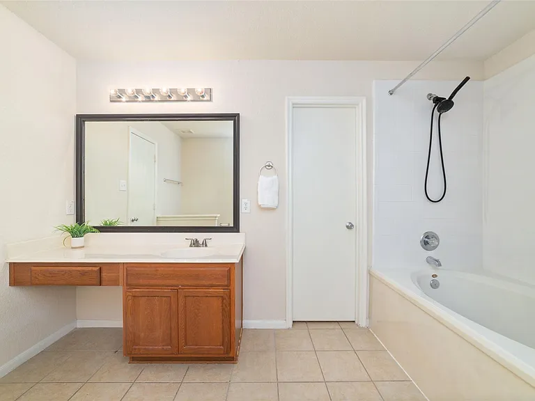 21311 Shadow River Ln — Photo 27