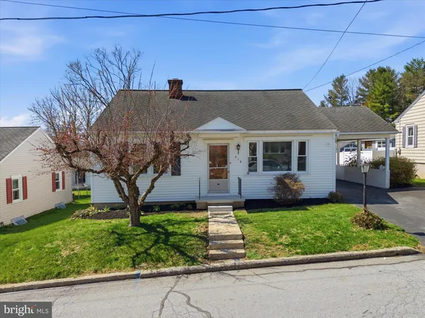 216 N Pitt St, Manheim, PA 17545