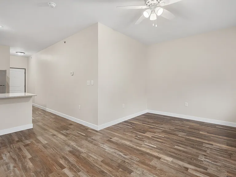 Creekview — Photo 11