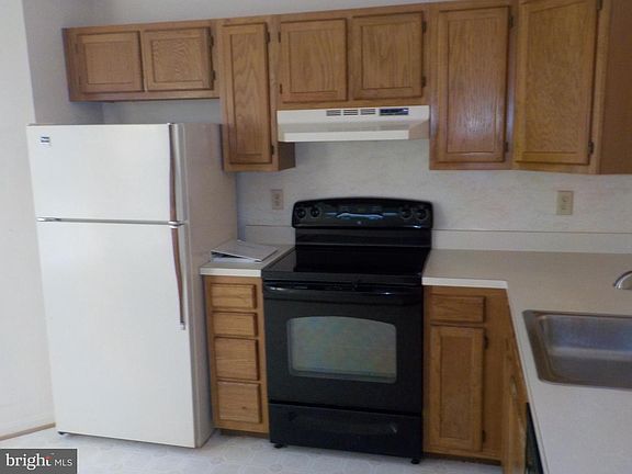 4th image of 12801 Carousel Ct