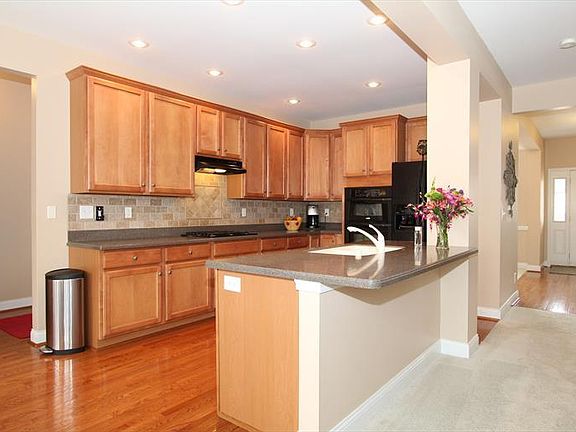 2nd image of 9890 Burleigh Ln