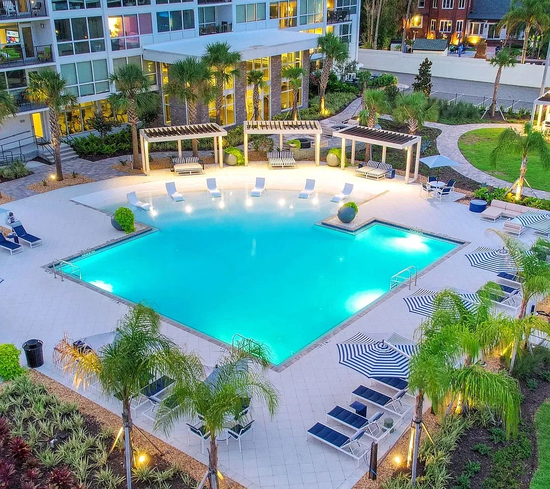 2 bed, 938 sqft, $2,200 — Photo 3