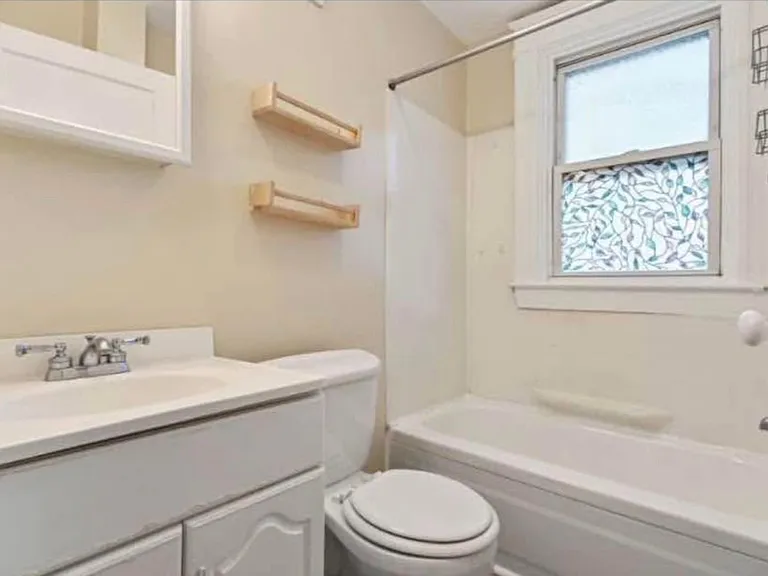 2916 Guilford Ave — Photo 9
