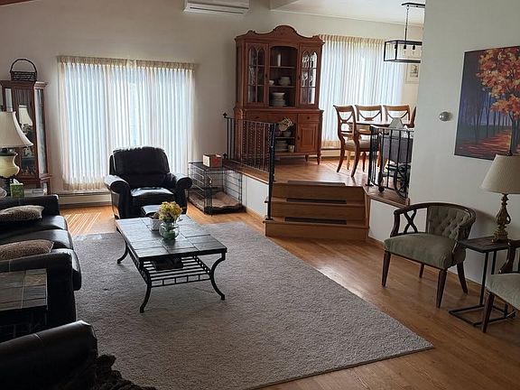3rd image of 454 Hartz Ave