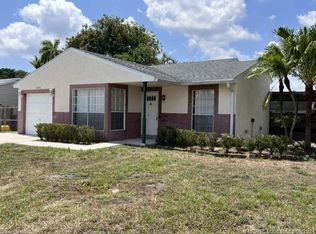 10592 Bobbie Ln, Royal Palm Beach, FL 33411