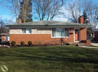 21944 Tredwell Ave, Farmington Hills, MI 48336