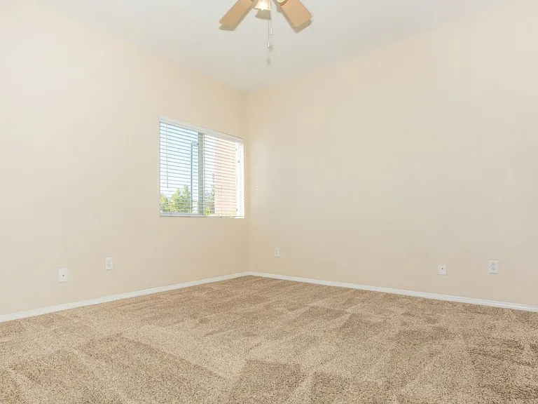 Plumtree Apartments — Photo 33