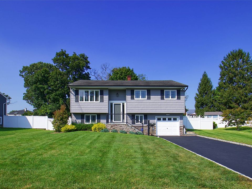 64 Doncaster Avenue West Islip NY 11795 Zillow