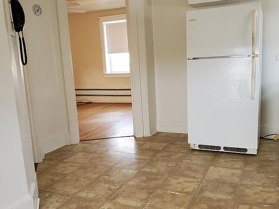 4th image of 19 Washington St APT 3