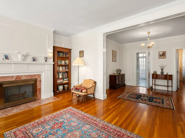 325 Tappan St, Brookline, MA