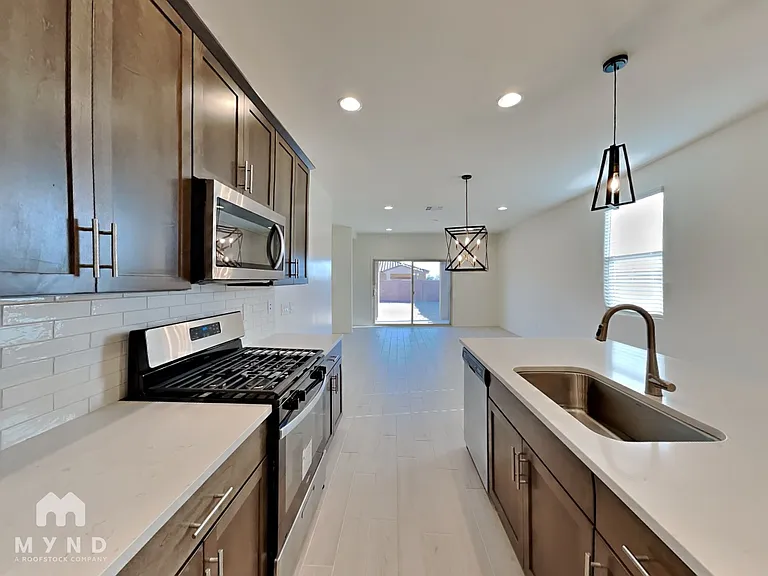11820 W Rancho Dr — Photo 11
